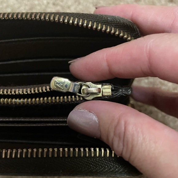 LOUIS VUITTON DAMIER EBENE ZIP AROUND WALLET - Picture 12 of 12